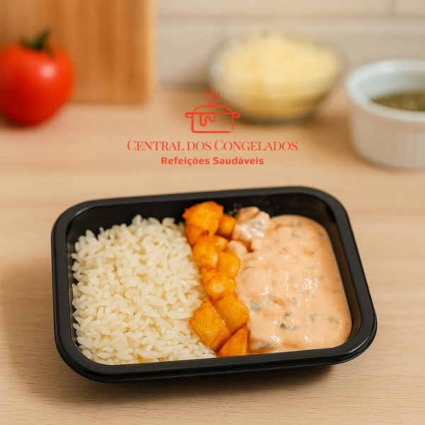 6 - ESTROGONOFE DE CARNE ARROZ BRANCO E BATATA 300g